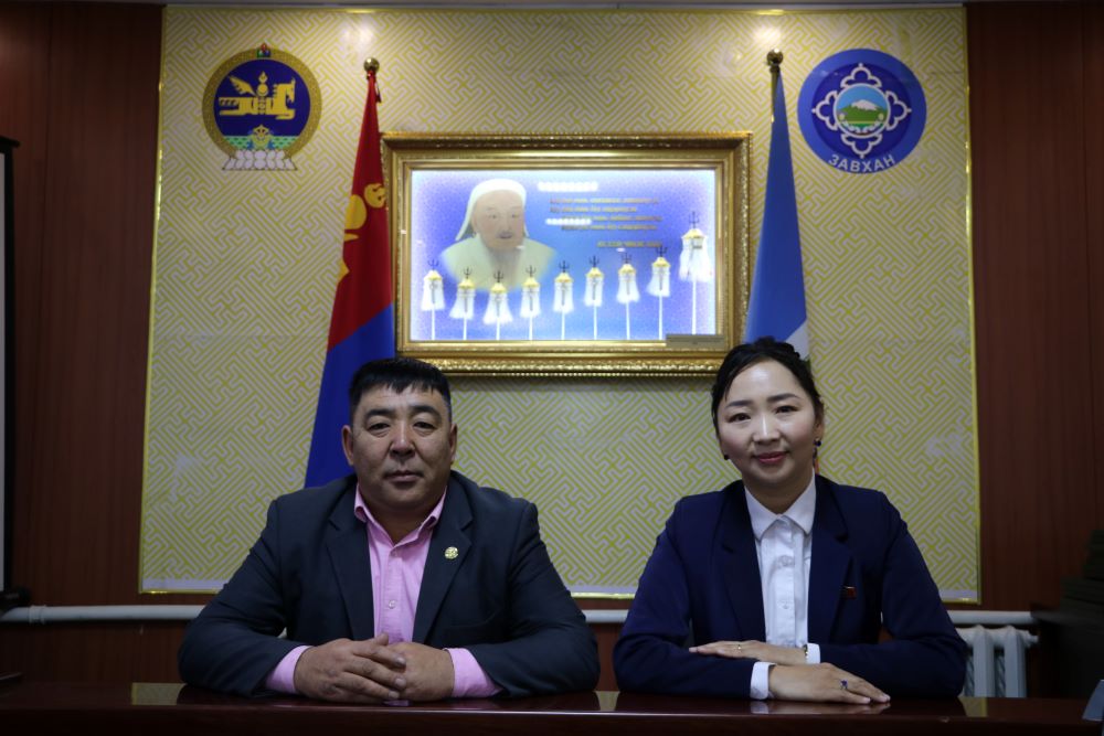 Governor and the Head of Local Parliament 1.JPG