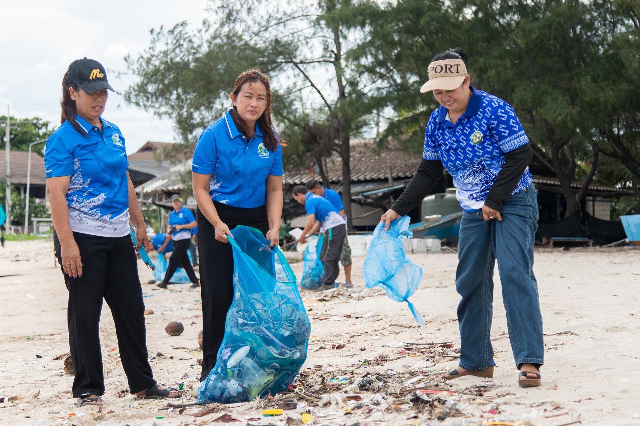 Photo: Clean-up activities in coastal areas in Thailand.