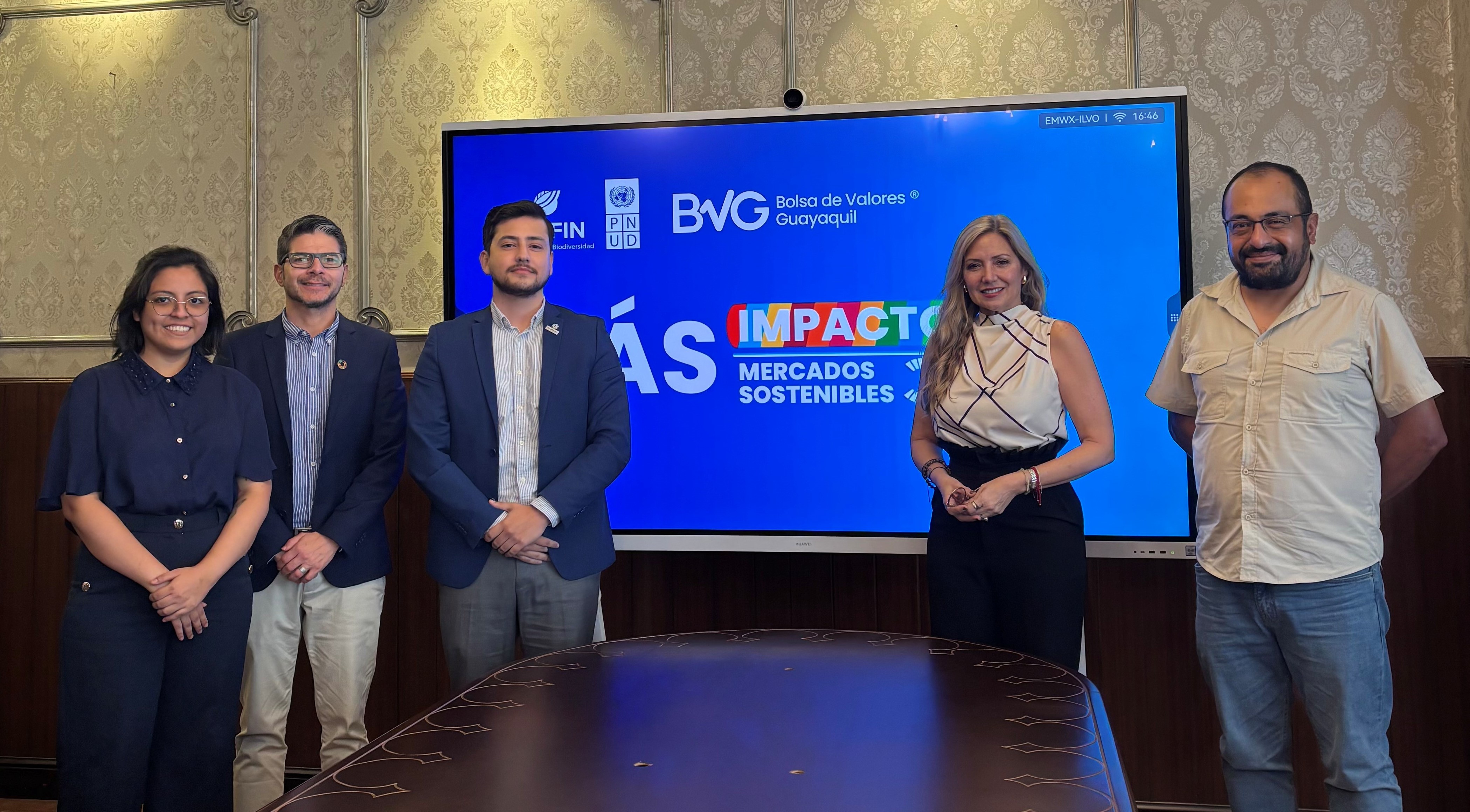 Photo: The official launch of the Thematic Bond Guide in Ecuador.